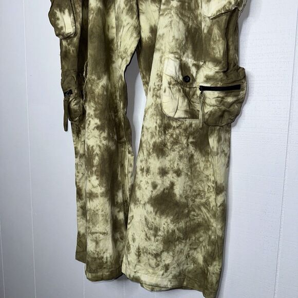 Pretty Little Thing Women’s Camo Cargo Trouser Size 26 NWT - Picture 4 of 6